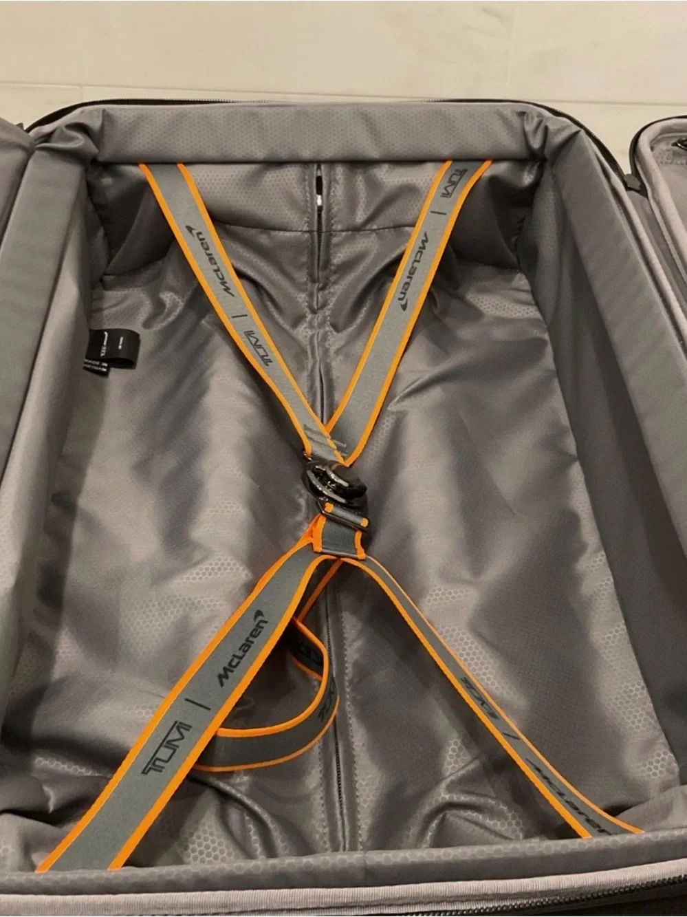 NEW Tumi McLaren 22” AERO DUAL ACCESS Expandable Carry On Suit Case BLACK ORANGE